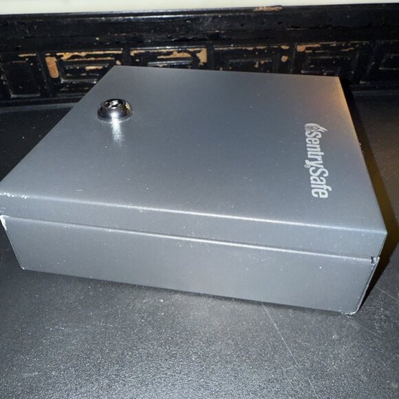 SentrySafe Square Portable Metal Lock Box Compartment NO Key - Picture 9 of 9